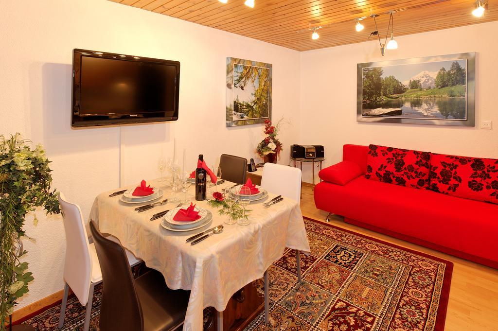 Haus Waldheim Graechen Grächen Quarto foto